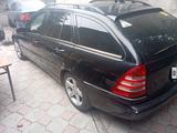 Mercedes-Benz C 320 2002 годаүшін3 200 000 тг. в Алматы – фото 2
