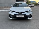 Toyota Camry 2021 года за 15 900 000 тг. в Павлодар