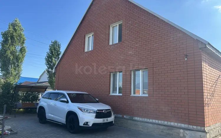 Toyota Highlander 2016 годаүшін8 500 000 тг. в Актобе