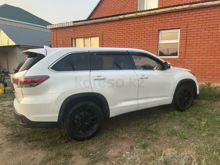 Toyota Highlander 2016 года за 8 500 000 тг. в Актобе – фото 4