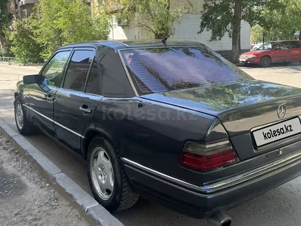 Mercedes-Benz E 200 1994 года за 2 000 000 тг. в Павлодар – фото 4