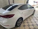 Hyundai Elantra 2018 года за 8 100 000 тг. в Шымкент – фото 2