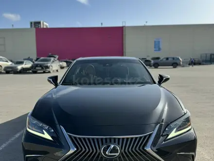 Lexus ES 250 2019 года за 28 500 000 тг. в Астана – фото 2