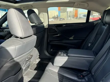 Lexus ES 250 2019 года за 28 500 000 тг. в Астана – фото 10