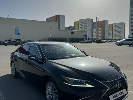 Lexus ES 250 2019 года за 28 500 000 тг. в Астана – фото 4