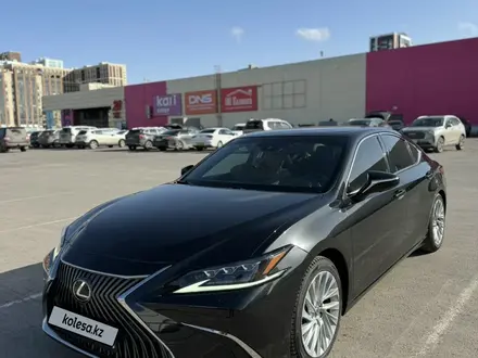 Lexus ES 250 2019 года за 28 500 000 тг. в Астана – фото 3
