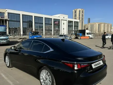 Lexus ES 250 2019 года за 28 500 000 тг. в Астана – фото 7