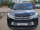 Toyota Highlander 2019 года за 15 800 000 тг. в Астана