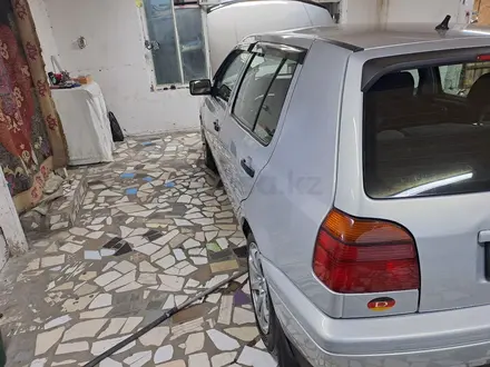 Volkswagen Golf 1995 года за 3 000 000 тг. в Алматы – фото 40