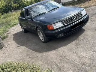 Audi 100