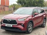 Toyota Highlander 2021 года за 18 500 000 тг. в Караганда
