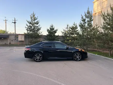 Toyota Camry 2019 года за 10 200 000 тг. в Алматы – фото 14
