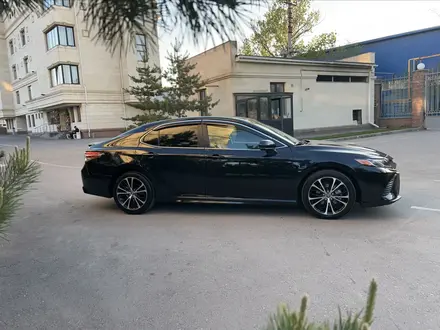 Toyota Camry 2019 года за 10 200 000 тг. в Алматы – фото 15