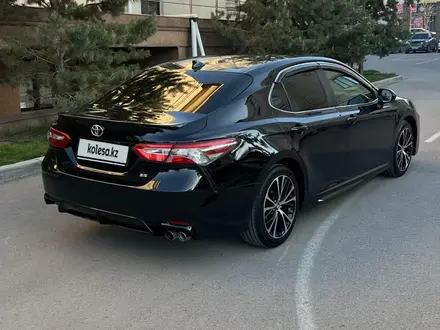 Toyota Camry 2019 года за 10 200 000 тг. в Алматы – фото 5