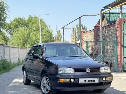 Volkswagen Golf 1993 года за 1 650 000 тг. в Алматы – фото 2