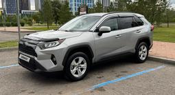 Toyota RAV4 2021 года за 14 000 000 тг. в Астана – фото 2