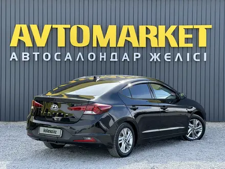 Hyundai Elantra 2019 года за 6 990 000 тг. в Актобе – фото 4