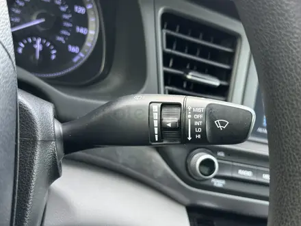 Hyundai Elantra 2019 года за 6 990 000 тг. в Актобе – фото 18
