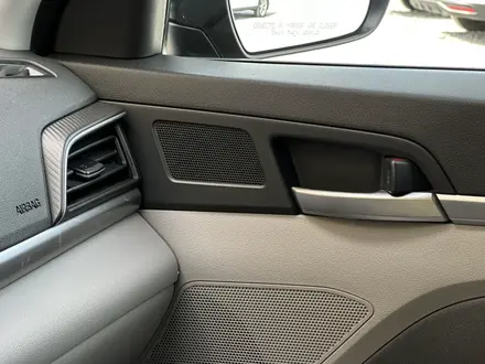 Hyundai Elantra 2019 года за 6 990 000 тг. в Актобе – фото 21