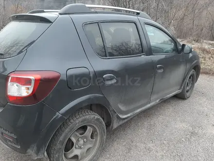 Renault Sandero Stepway 2015 года за 3 500 000 тг. в Алматы – фото 5