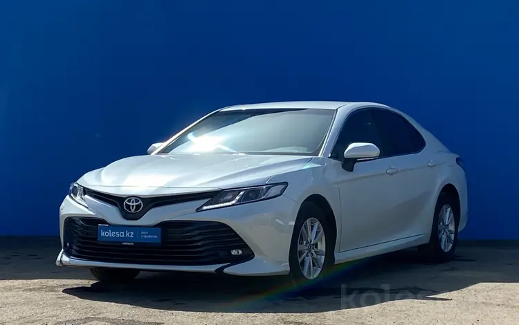 Toyota Camry 2018 года за 12 460 000 тг. в Алматы