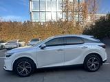 Lexus RX 500h 2023 годаүшін35 500 000 тг. в Алматы – фото 3