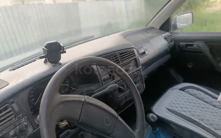 Volkswagen Golf 1992 года за 400 000 тг. в Семей