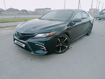 Toyota Camry 2018 года за 12 500 000 тг. в Шымкент