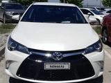 Toyota Camry 2016 года за 6 700 000 тг. в Актобе – фото 2