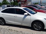 Toyota Camry 2016 года за 6 700 000 тг. в Актобе – фото 5
