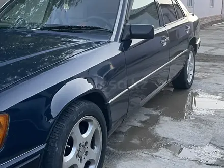 Mercedes-Benz E 220 1992 года за 2 300 000 тг. в Кызылорда – фото 4