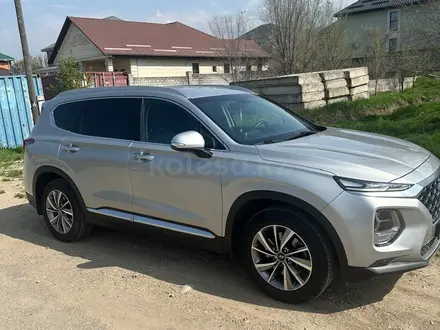 Hyundai Santa Fe 2020 года за 14 000 000 тг. в Алматы