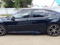 Toyota Camry 2018 годаүшін10 000 000 тг. в Уральск – фото 2