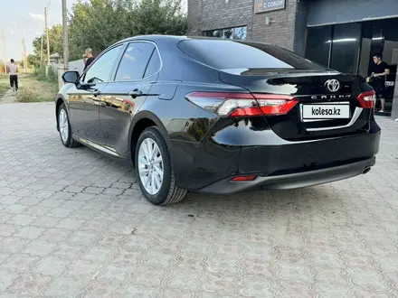 Toyota Camry 2023 года за 18 000 000 тг. в Уральск – фото 6