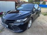 Toyota Camry 2020 года за 11 500 000 тг. в Щучинск – фото 2