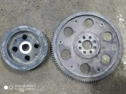 Шкив и маховик от двигателя 1zr-fe за 1 000 тг. в Алматы