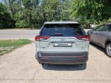 Toyota RAV4 2021 годаүшін17 300 000 тг. в Семей – фото 2
