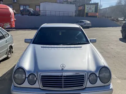 Mercedes-Benz E 280 1999 года за 2 900 000 тг. в Усть-Каменогорск