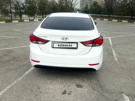 Hyundai Elantra 2015 года за 6 200 000 тг. в Шымкент – фото 3