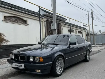 BMW 525 1995 года за 2 900 000 тг. в Шымкент