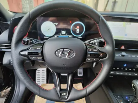 Hyundai Elantra 2021 года за 13 700 000 тг. в Алматы – фото 17