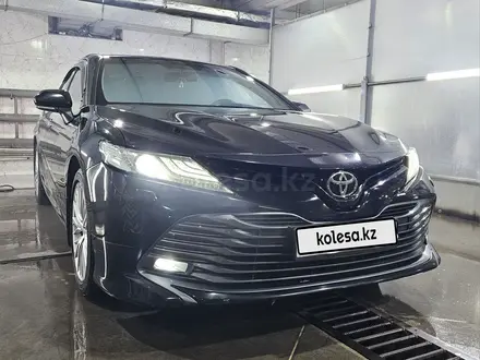 Toyota Camry 2019 года за 14 500 000 тг. в Астана