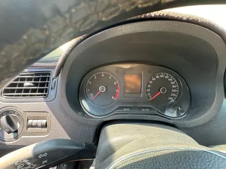 Volkswagen Polo 2017 года за 4 026 066 тг. в Атырау – фото 16