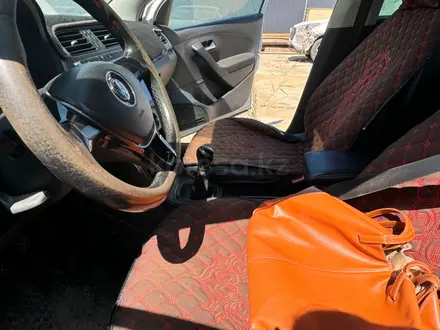 Volkswagen Polo 2017 года за 4 026 066 тг. в Атырау – фото 35