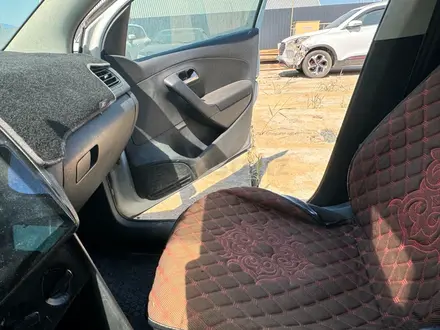 Volkswagen Polo 2017 года за 4 026 066 тг. в Атырау – фото 36