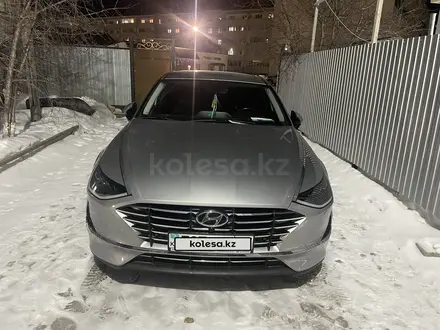 Hyundai Sonata 2021 года за 12 500 000 тг. в Уральск – фото 2