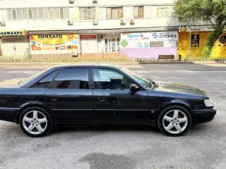 Audi 100