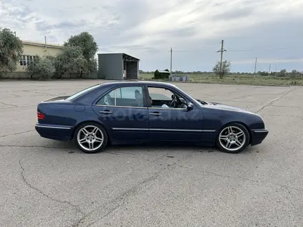 Mercedes-Benz E 320 2001 года за 5 300 000 тг. в Алматы – фото 5