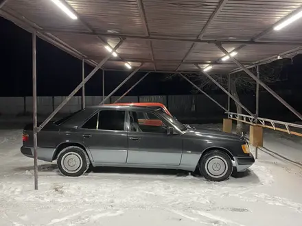 Mercedes-Benz E 200 1991 года за 1 450 000 тг. в Сатпаев – фото 7