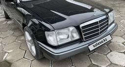 Mercedes-Benz E 220 1993 года за 2 800 000 тг. в Алматы – фото 3